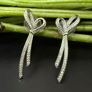 Unsigned Silver-tone Pave Crystal Ribbon Bow Earrings 4.1g.